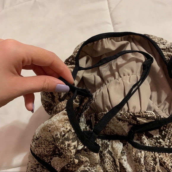 FOREVER 21 Snake Print Blouse Top SZ: SMALL - Picture 7 of 7